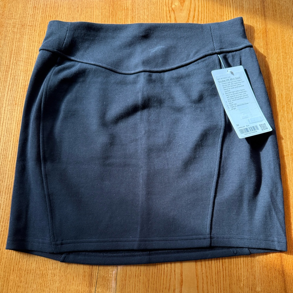NWT lululemon athletica Scuba HR Black Mini Skirt